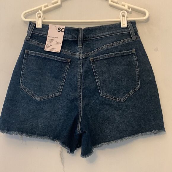 So super high rise denim  distressed shorts Size 9/29W NWT - Picture 5 of 6